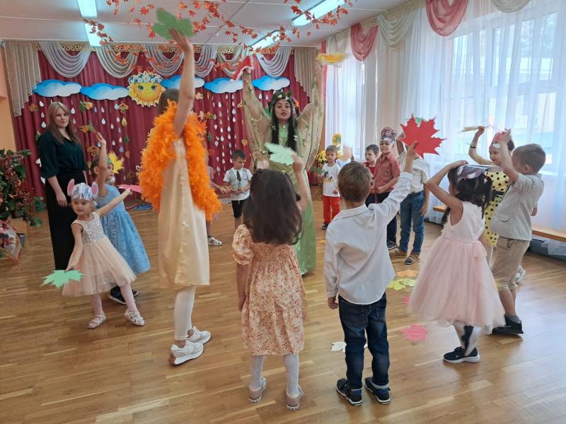 «Золотая осень!» музыкальное развлечение
