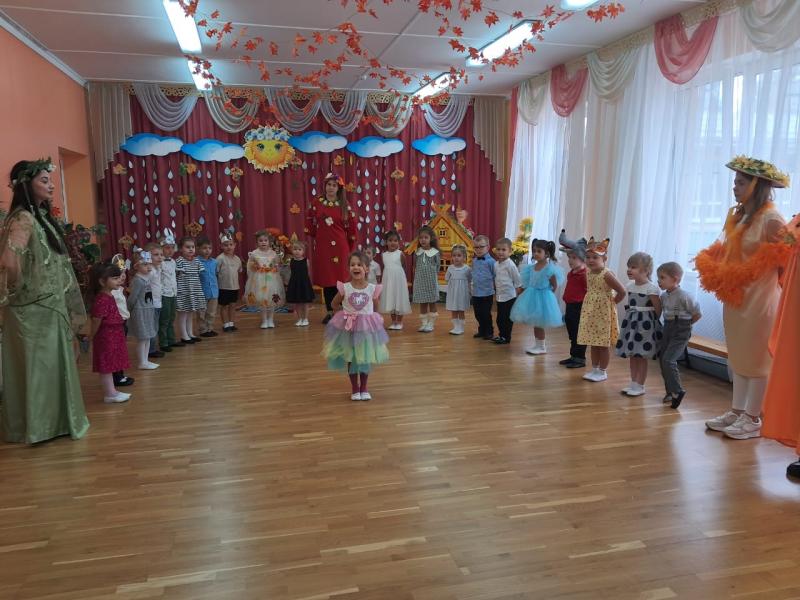 «Золотая осень!» музыкальное развлечение