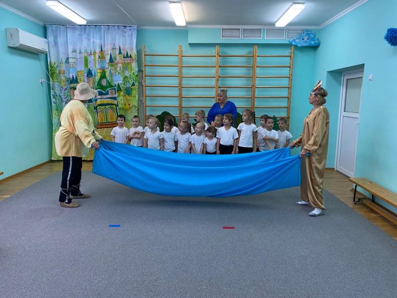 Сказочное путешествие в Изумрудный город - занятие на развитие эмоциональной сферы.