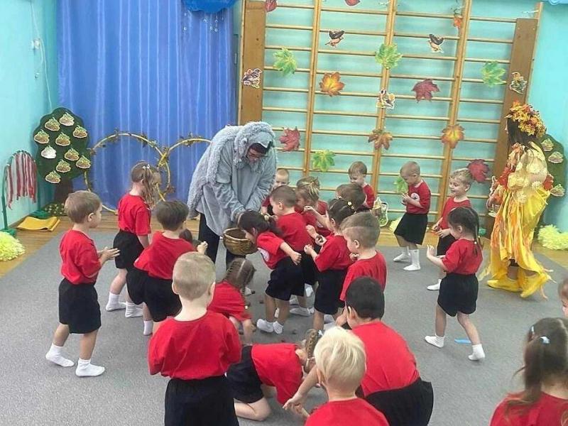 «Нашей осени забавы» осенние развлечения 