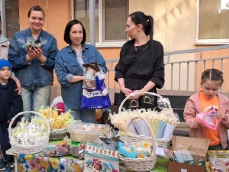 «Ах ярмарка, ярмарка как ты хороша, у русского народа широкая душа!»