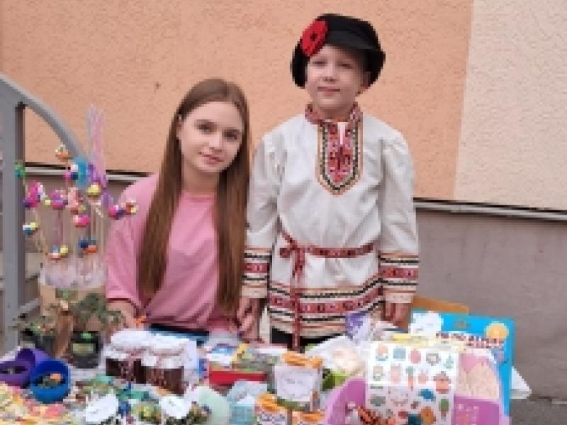 «Ах ярмарка, ярмарка как ты хороша, у русского народа широкая душа!»