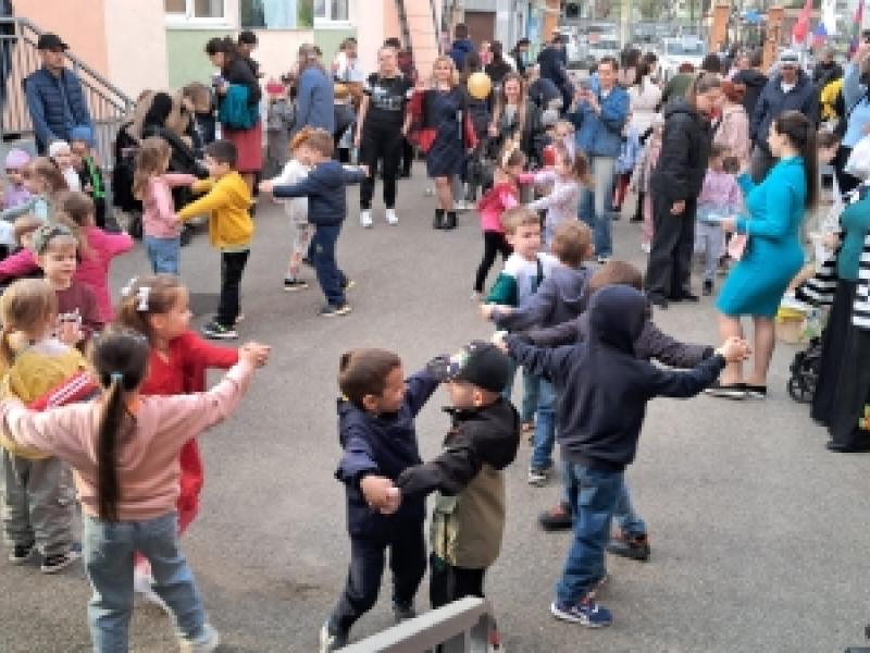 «Ах ярмарка, ярмарка как ты хороша, у русского народа широкая душа!»
