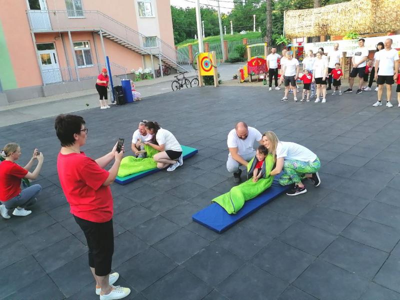 Спортивный праздник «Здоровые дети в здоровой семье!»