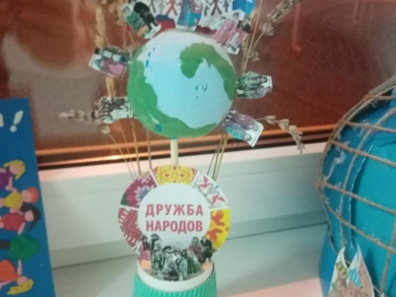 «Сила России - в единстве народов» выставка творчества 